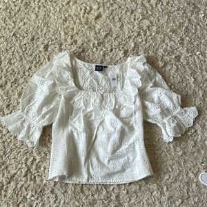 GAP embroidered ruffled peasant top blouse